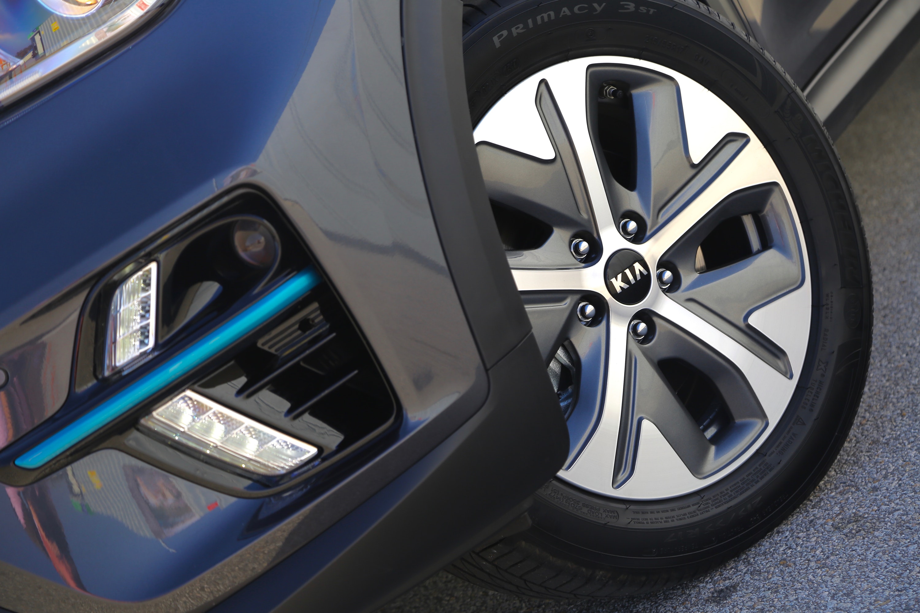 Kia e-Niro wheel.